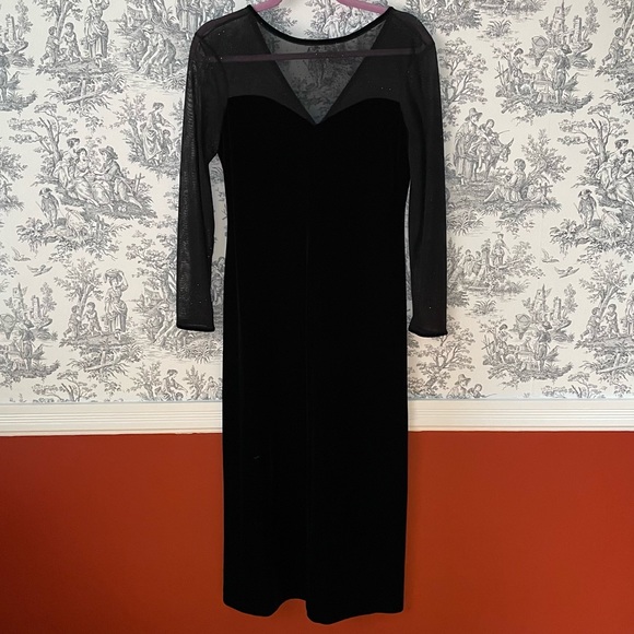 Robbie Bee Black Dress - Picture 2 of 5